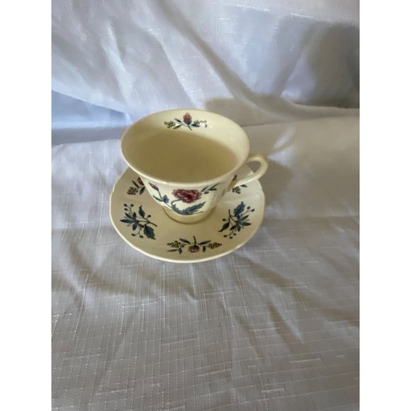 Wedgwood Williamsburg Potpourri Footed Tea Cup with Saucer - Picture 2 of 10